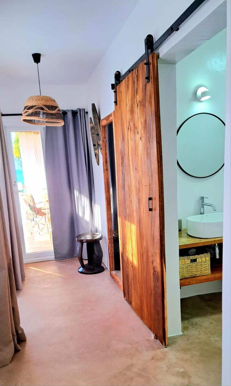 Boho Boutique Hotel - Beachfront , Adults Only , Private Pool Кивенга Екстериор снимка