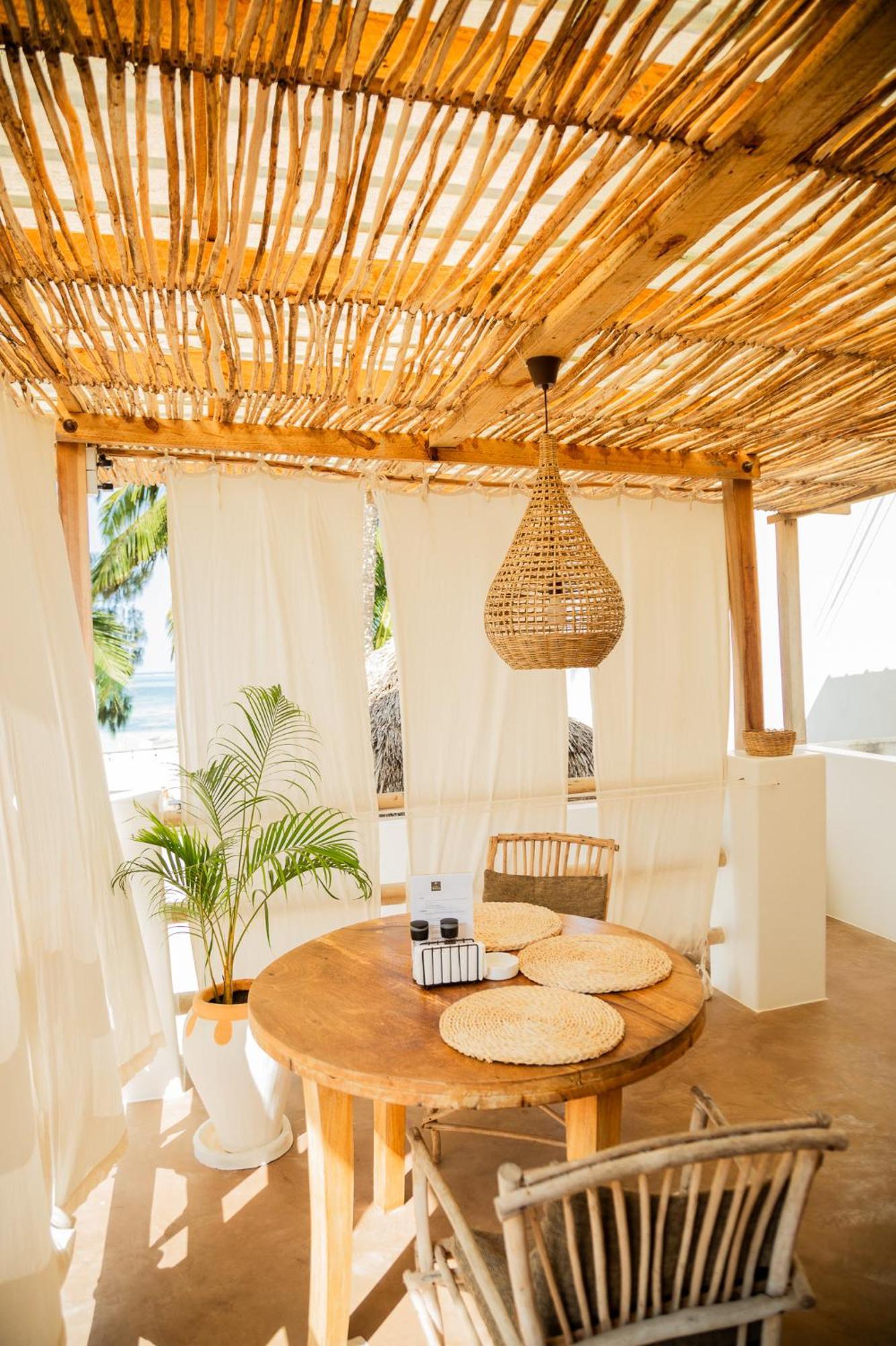 Boho Boutique Hotel - Beachfront , Adults Only , Private Pool Кивенга Екстериор снимка