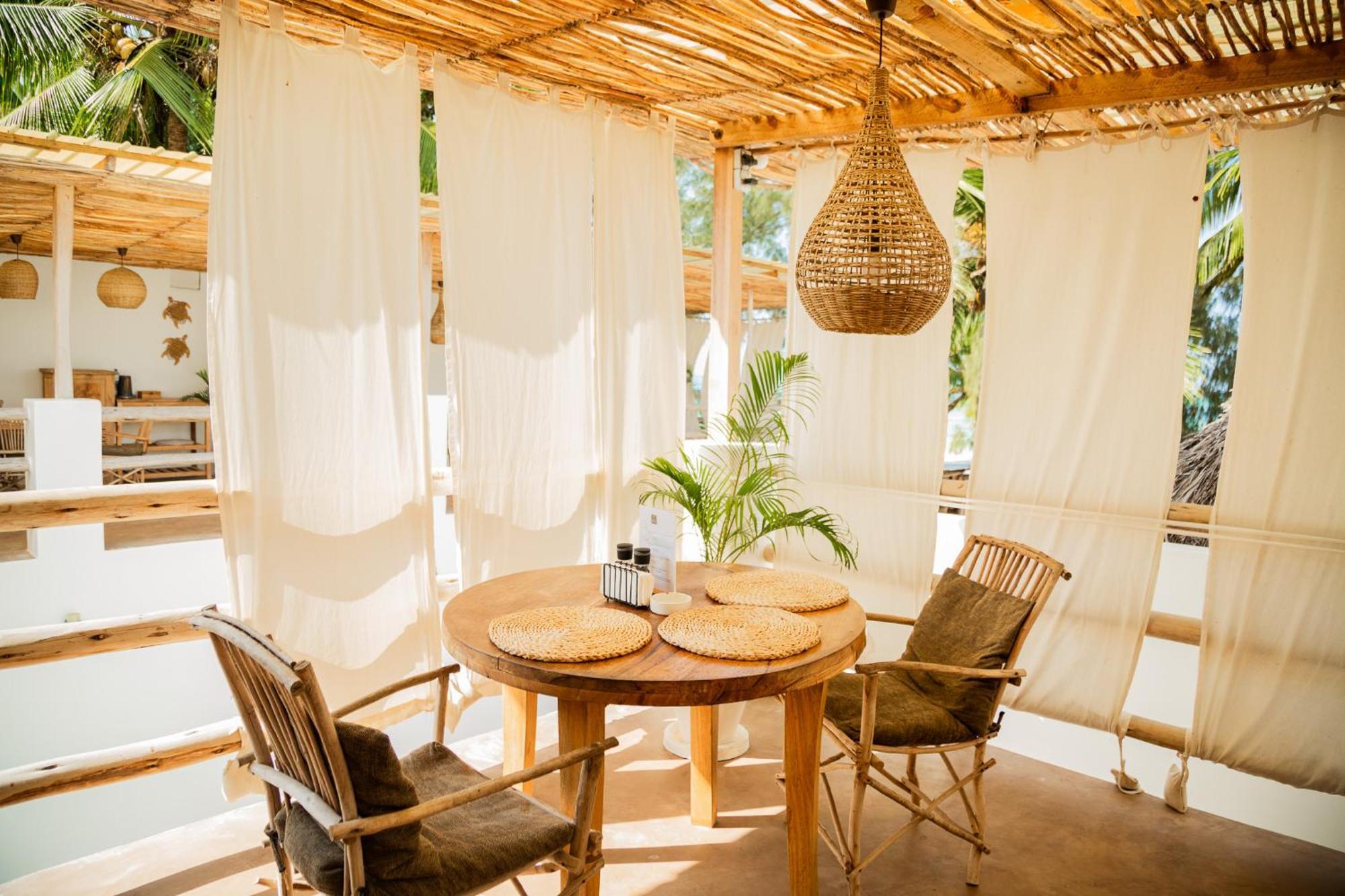 Boho Boutique Hotel - Beachfront , Adults Only , Private Pool Кивенга Екстериор снимка